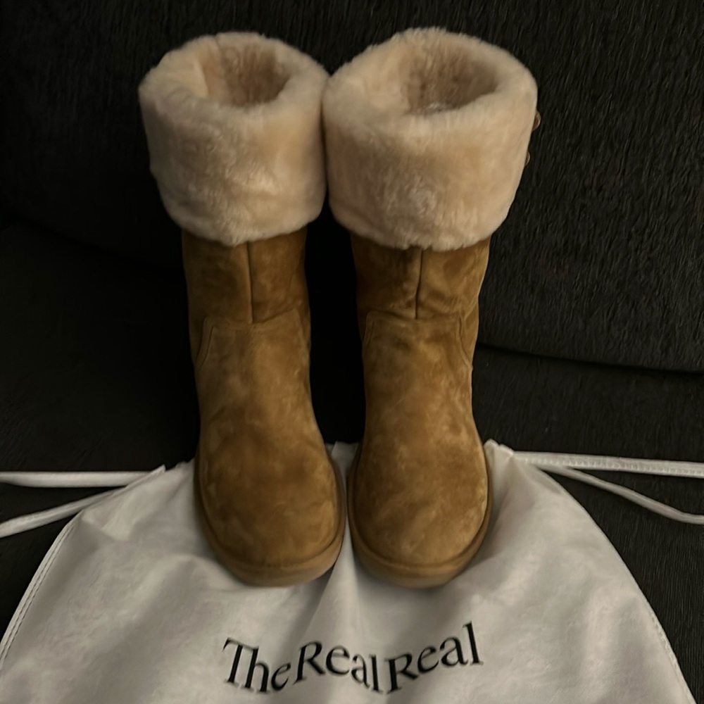 UGG Tan Winter Boots with Cream Fur